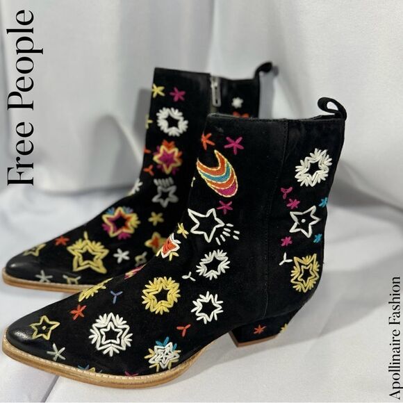 FREE PEOPLE BOWERS ANKLE BOOTS IN BLACK EMBROIDERED FLORAL SIZE 38.5 NWT